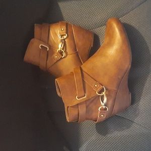 2 for $15 Naturalizer wedge booties NWOT